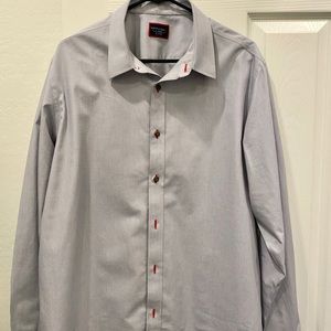 UNTUCKit lightweight button up. Worn once